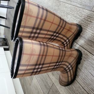Burberry rain boot